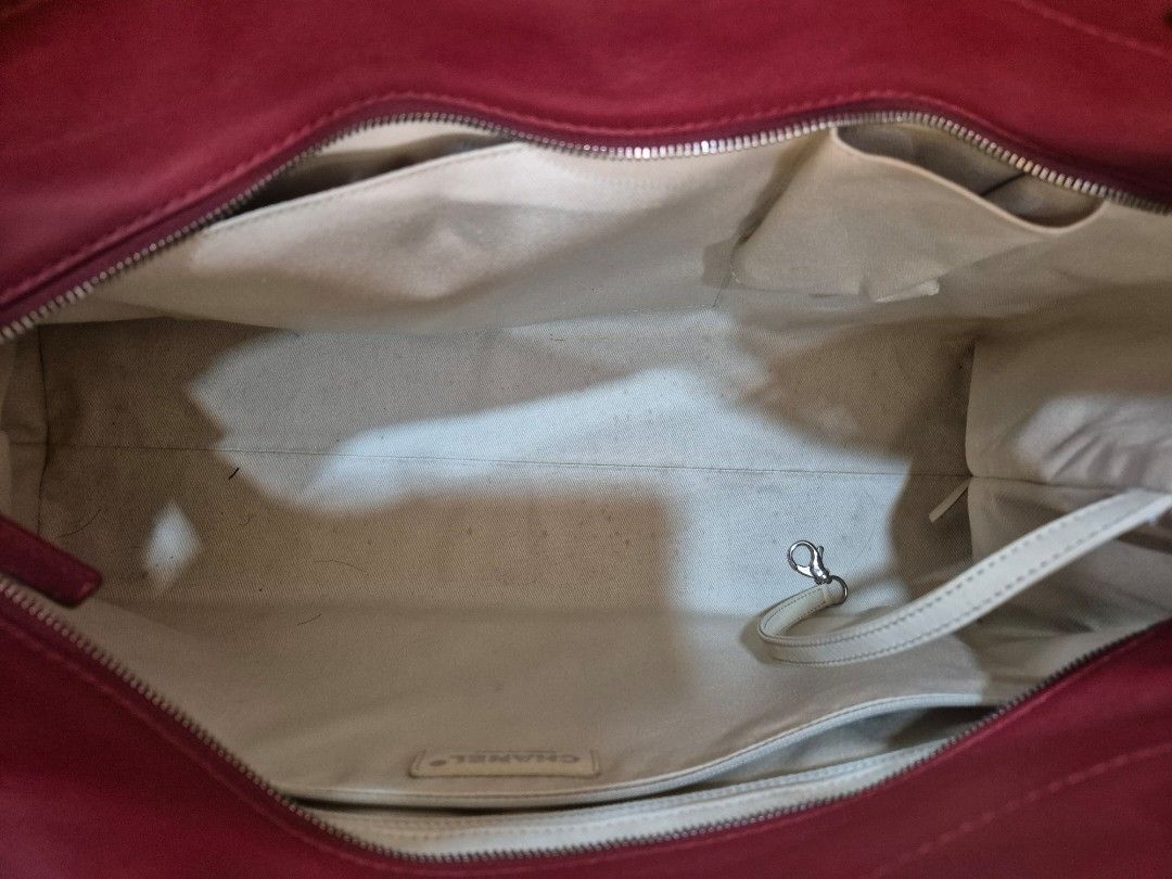 Chanel In The Business Tote Red Quilted Lambskin Silver Hardware - Image 6