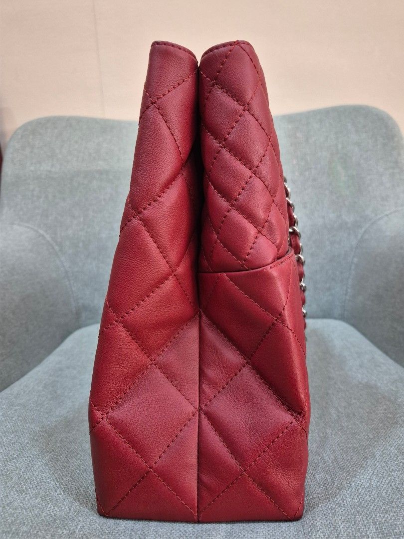 Chanel In The Business Tote Red Quilted Lambskin Silver Hardware - Image 2