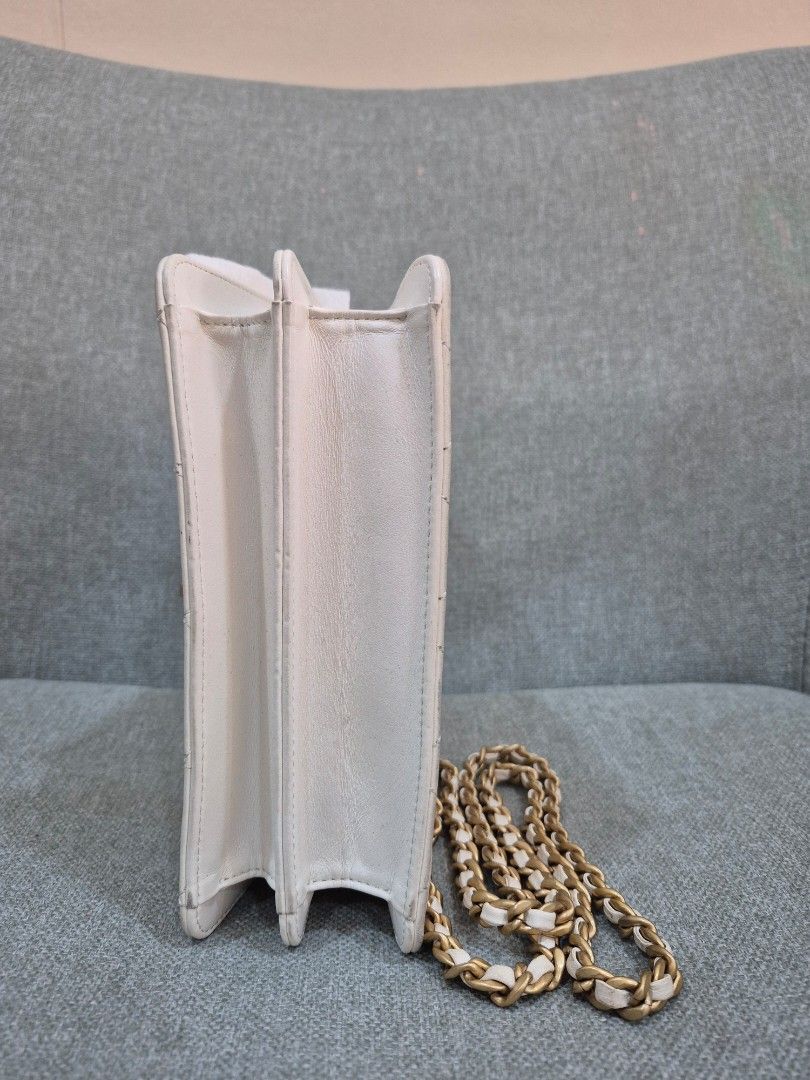 Chanel White Quilted Calfskin Flap Gold Hardware Microchip - Image 5