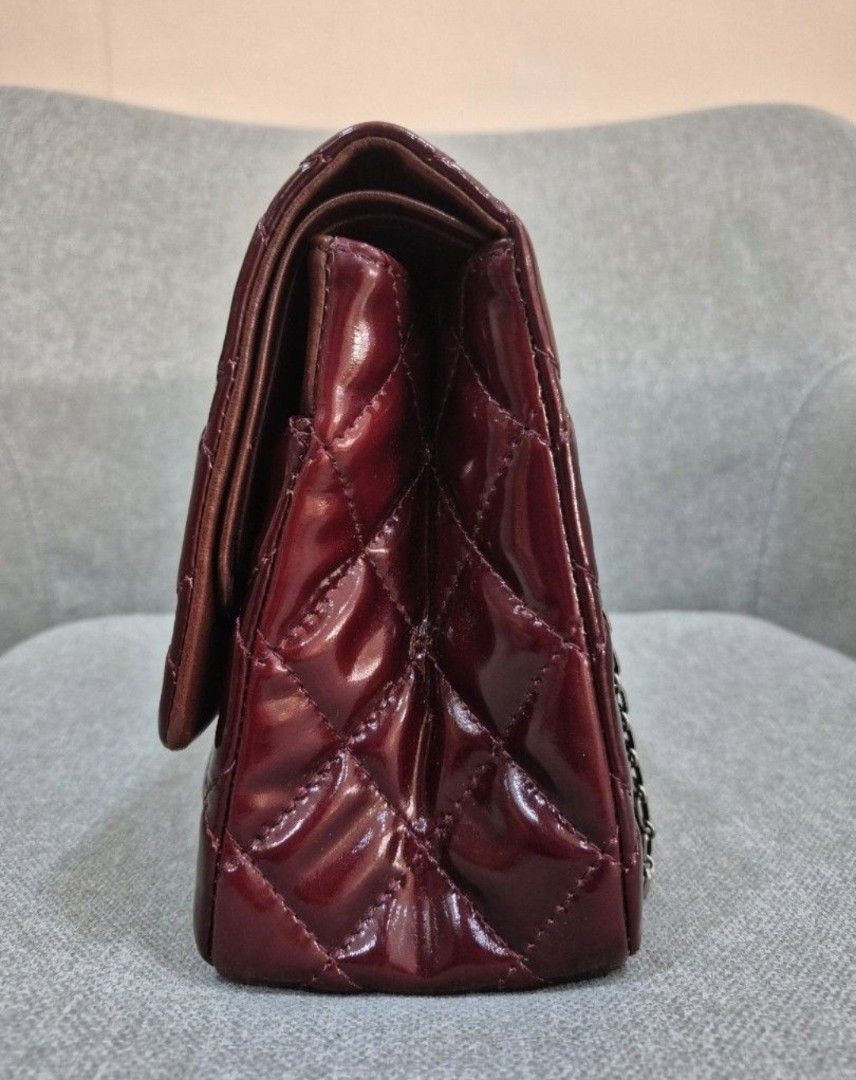 Chanel 2.55 Reissue Jumbo Burgundy Shiny Calfskin Ruthenium Silver Hardware - Image 5